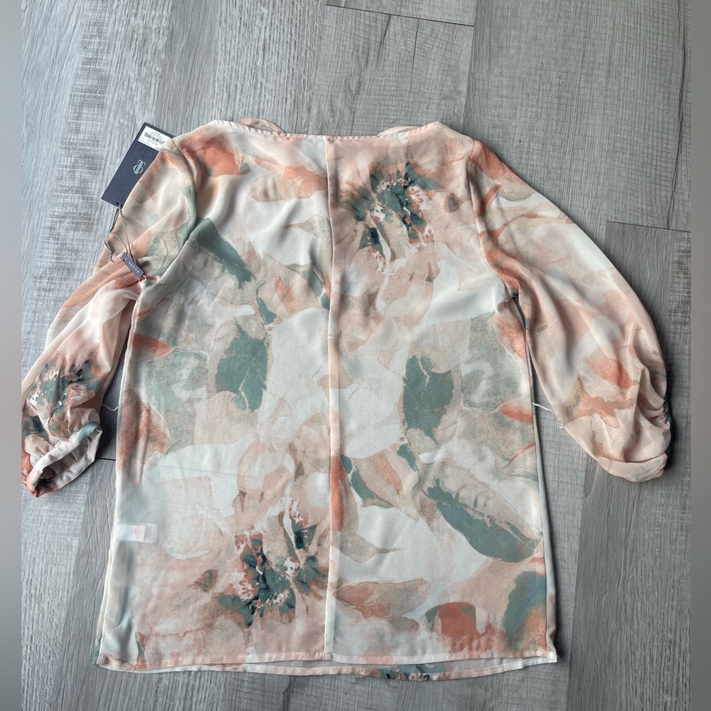 Jennifer Lopez blouse, size XSP. - Picture 10 of 10